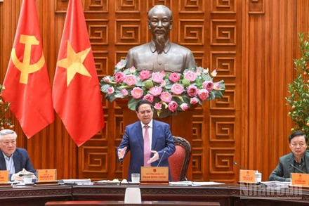 Thủ tướng Chính phủ Phạm Minh Chính chủ trì cuộc họp của Thường trực Chính phủ về các giải pháp bảo đảm cung ứng xăng dầu. (Ảnh: Trần Hải)