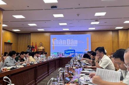 Quang cảnh tọa đàm.