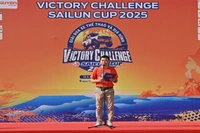 Phó Tổng Biên tập Báo Khánh Hòa Trần Minh Thảo phát biểu khai mạc Giải đua xe thể thao và địa hình Victory Challenge Sailun Cup 2025. (Ảnh: CTV) 