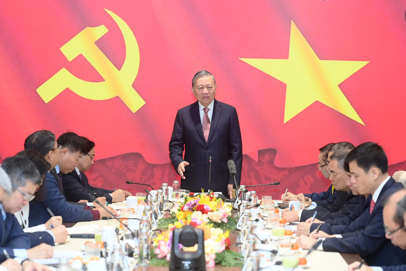 Tổng Bí thư Tô Lâm làm việc với các Đại sứ, Trưởng cơ quan đại diện Việt Nam tại nước ngoài tham dự Đại hội XIV của Đảng. (Ảnh: ĐĂNG KHOA)