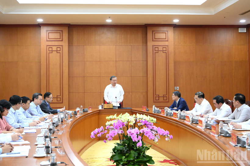 Tổng Bí thư Tô Lâm chủ trì cuộc làm việc. (Ảnh: ĐĂNG KHOA)