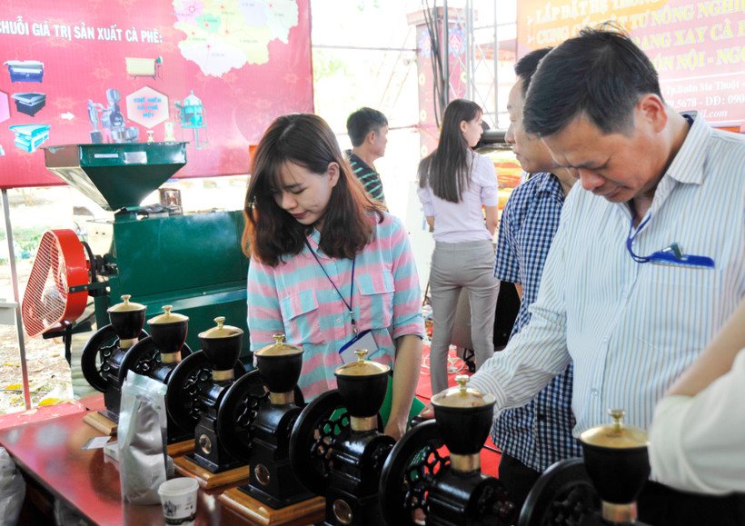 Apresentação de produtos no festival de café das Terras Altas Centrais. Foto: HAI NAM