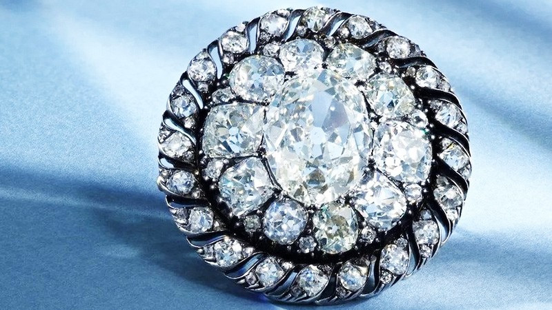 Đấu giá trâm cài áo của Napoleon