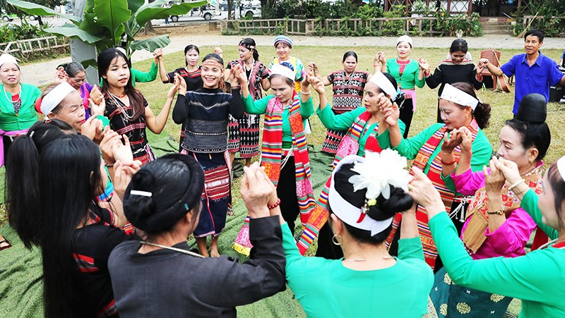 Rộn ràng “Tết bản làng” tại Ngôi nhà chung