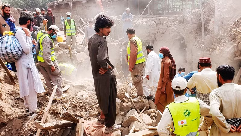 Thảm họa động đất phá hủy nhiều khu vực ở đông nam Afghanistan. Ảnh: AP