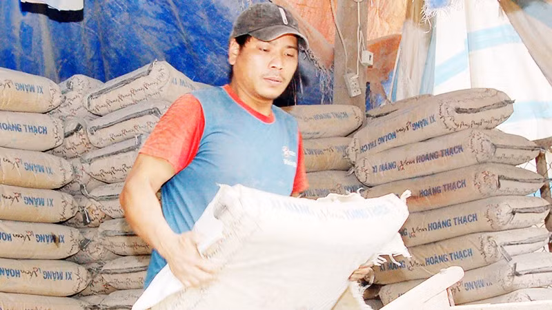 Từ đầu năm 2026, giá vật liệu xây dựng đồng loạt tăng 15-40%. Ảnh: SONG ANH
