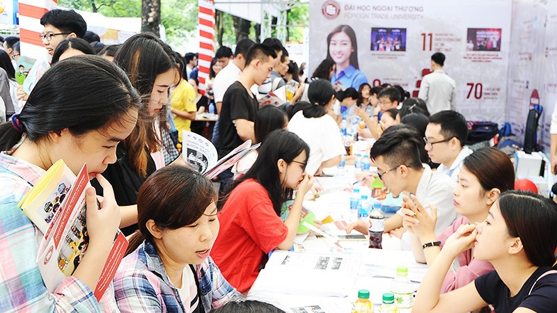 Yêu cầu các đơn vị, trường học thường xuyên cập nhật tình hình thời tiết,