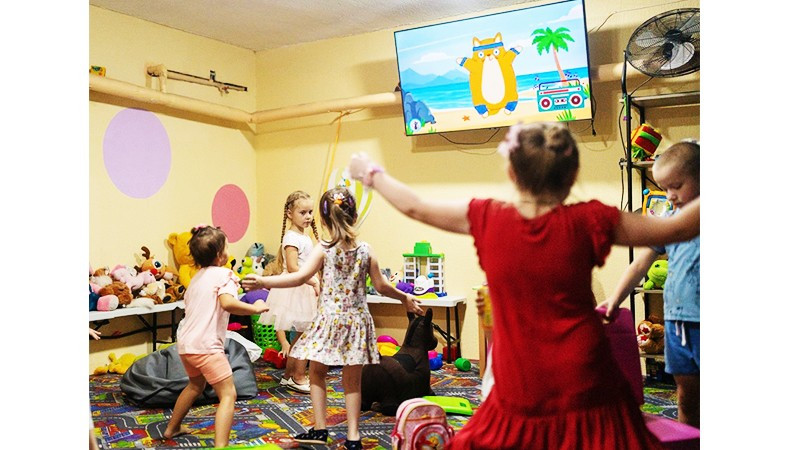 Khu vui chơi này giúp nhiều trẻ em được gặp gỡ bạn bè. Ảnh: THE GUARDIAN