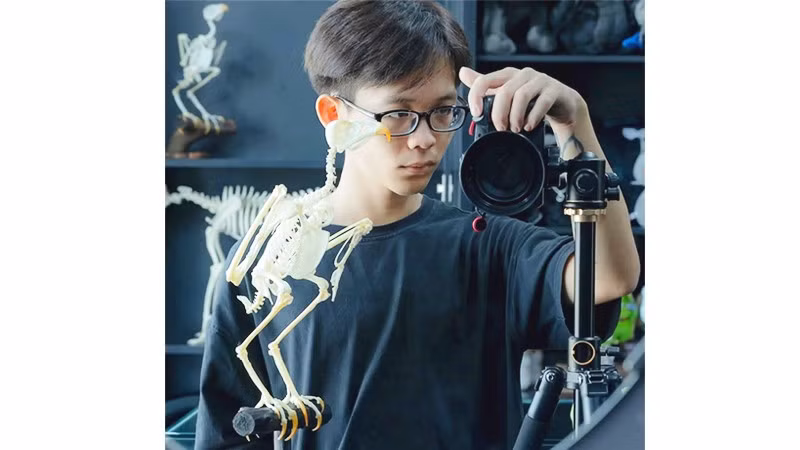 Trịnh Quang Nhã với niềm say mê song hành khoa học - nghệ thuật của mình.