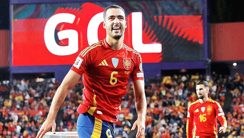 Mikel Merino trở thành tiền vệ đầu tiên ghi 6 bàn ở một chiến dịch vòng loại cho “La Roja”.