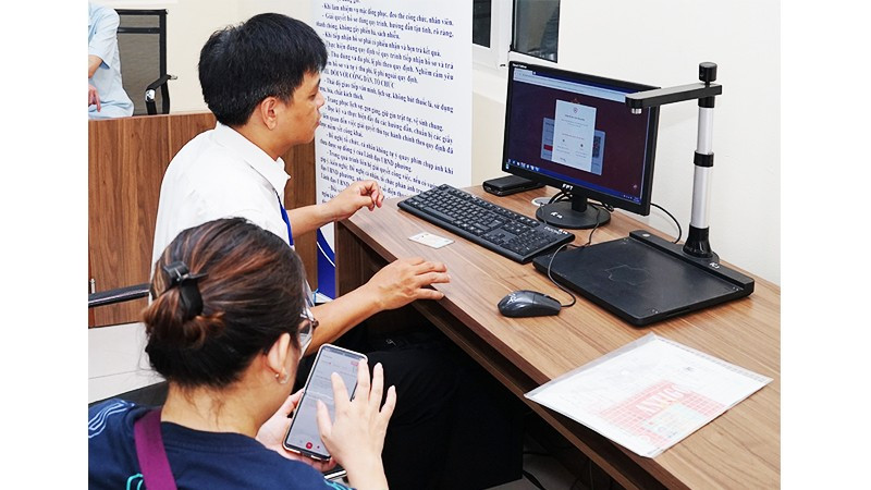 Người dân chỉ cung cấp thông tin cho cơ quan, tổ chức có thẩm quyền theo quy định của pháp luật. Ảnh: Song Anh
