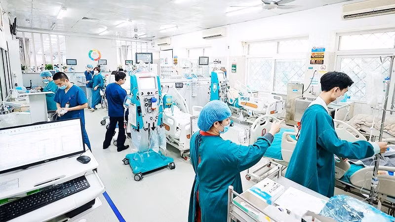 Cơ sở y tế sẵn sàng trực cấp cứu các ca bệnh nặng. 