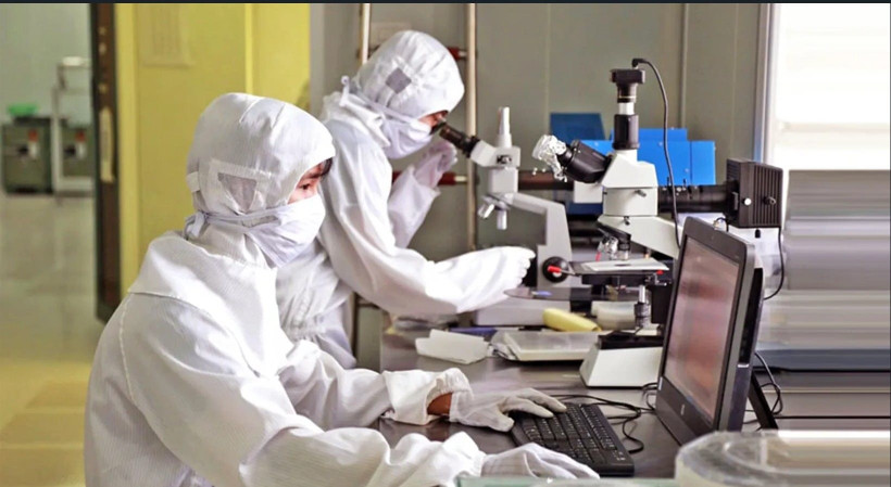 Hoạt động nghiên cứu tại Khu công nghệ cao Hòa Lạc. Ảnh: HOÀI NAM