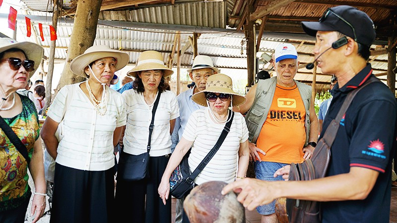 Các làng nghề, các sản phẩm địa phương, hệ sinh thái kinh tế nông thôn đang được gắn với du lịch và văn hóa. Ảnh: NAM HẢI