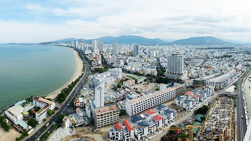 Thành phố có biển đã tăng từ 44% lên gần 70% tổng số đơn vị hành chính. Ảnh: NAM HẢI