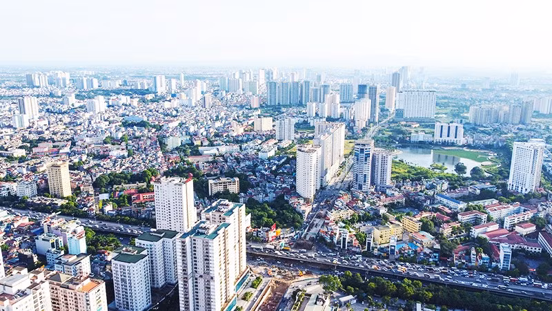 Hà Nội đang xây dựng đồ án quy hoạch tổng thể Thủ đô, định hướng phát triển dài hạn với tầm nhìn 100 năm. Ảnh: KHIẾU MINH