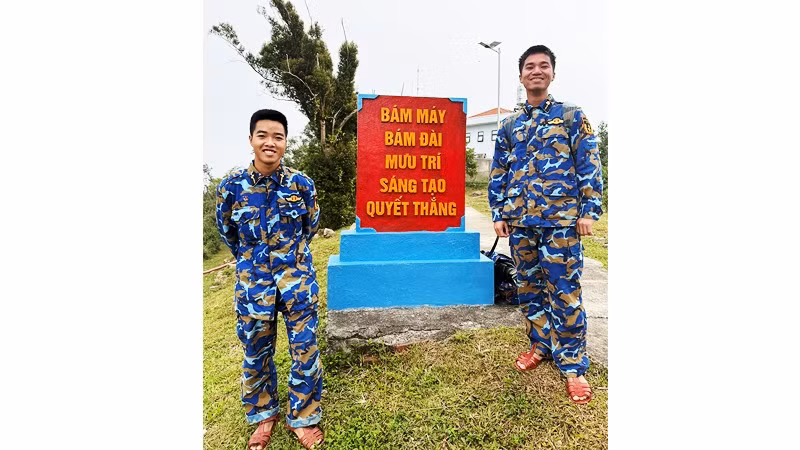 Đường lên khu A Trạm radar 485.