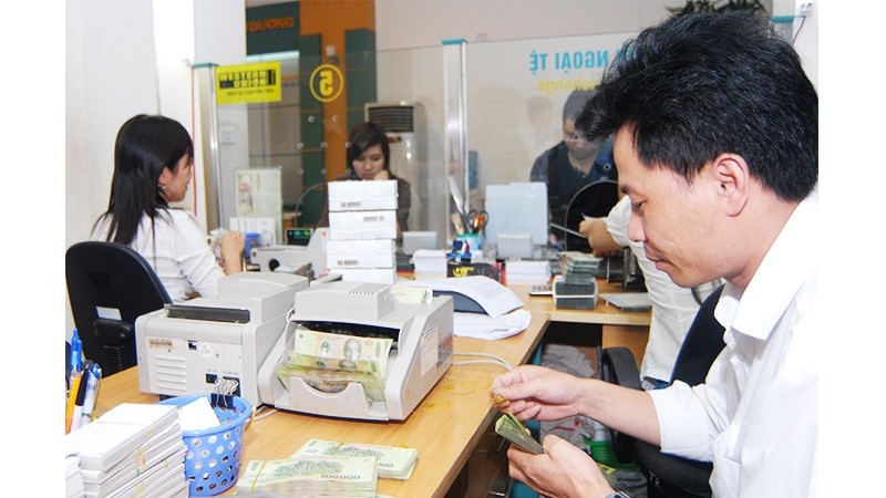 Nhóm khách hàng dùng tài sản thế chấp bị thu hẹp khả năng tiếp cận nguồn vốn chính thức. Ảnh: NAM ANH