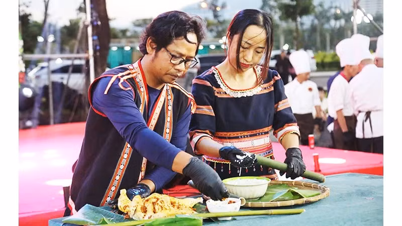 Trình diễn, chế biến ẩm thực tại Tuần lễ du lịch quốc gia năm 2026 ở Gia Lai. 