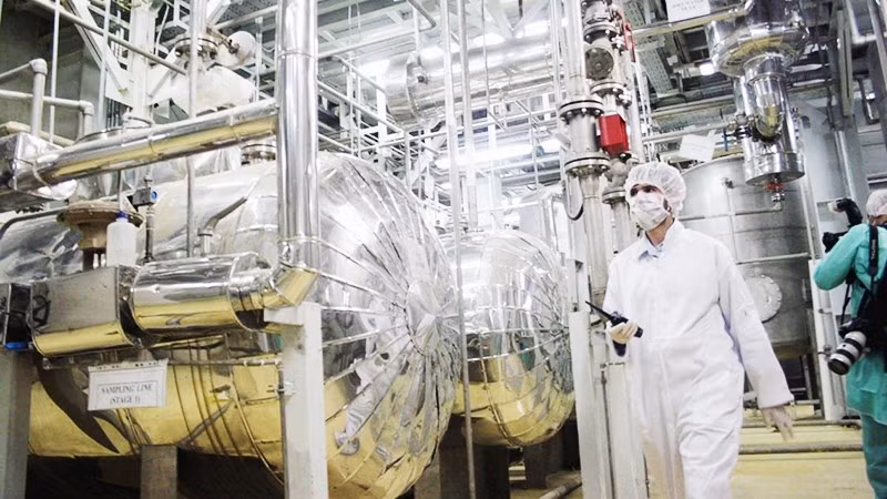 Nhân viên làm việc tại cơ sở hạt nhân Isfahan của Iran. Ảnh: GETTYIMAGES