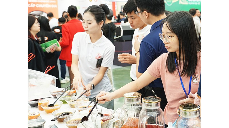 Các món chè. Ảnh: NAM NGUYỄN