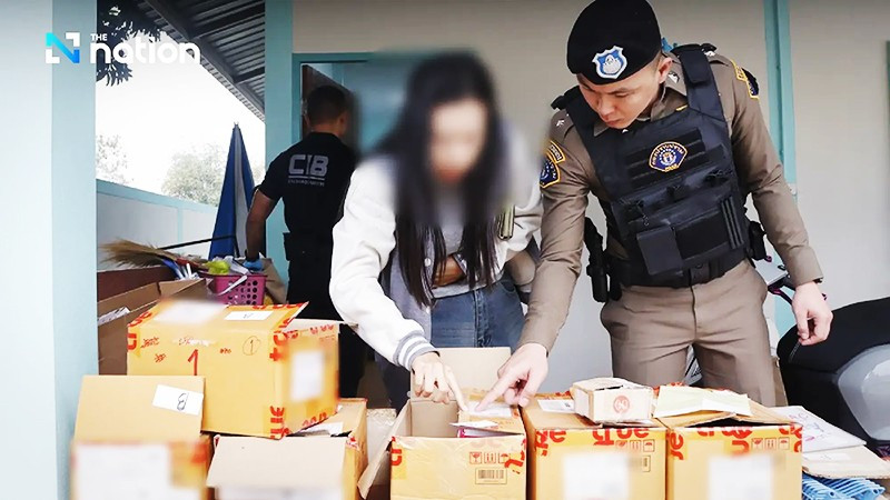 Cảnh sát Thái Lan thu giữ một lô hàng lừa đảo qua mạng. Ảnh: THE NATION