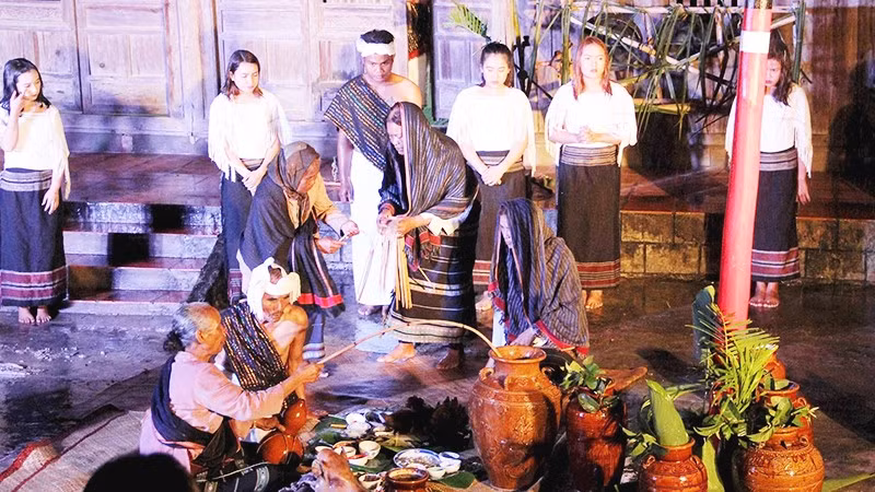 Nghi thức cúng Yàng trong lễ hội Hamamơkhi của người Chu Ru.