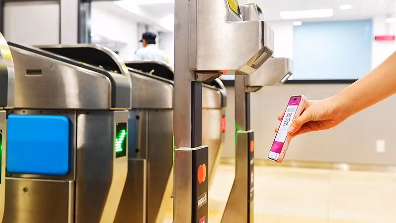 Sử dụng thanh toán không tiền mặt trên tuyến metro số 1 (Bến Thành - Suối Tiên).