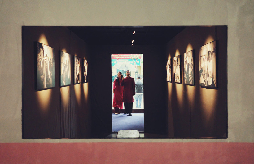 Trong không gian một triển lãm ảnh của sự kiện “Photo Hanoi 25 - Biennale Nhiếp ảnh quốc tế”. Ảnh: K.MINH