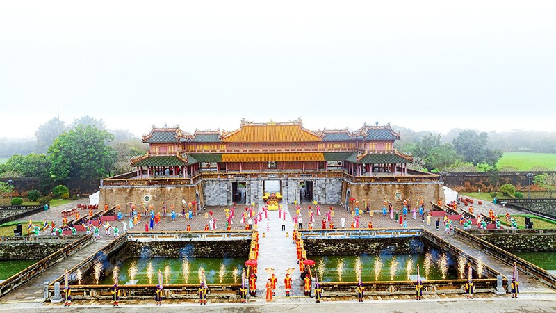 Lầu Ngũ Phụng, Ngọ Môn Huế, nơi 80 năm trước Vua Bảo Đại trao ấn kiếm cho đại diện chính phủ, tuyên bố thoái vị.