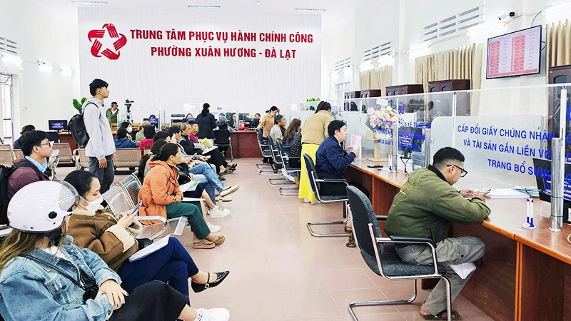 Phân rõ các lĩnh vực để phục vụ đúng đối tượng và tiện cho người dân tiếp cận làm thủ tục là cách làm cần được nhân rộng.