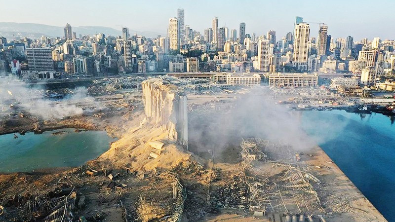 Thủ đô Beirut tan hoang sau vụ nổ năm 2020. Ảnh: CNN