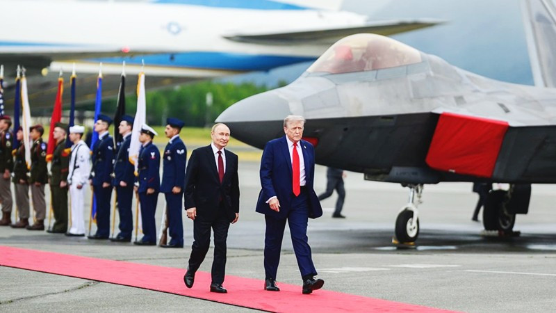 Hai nhà lãnh đạo Nga (bên trái) và Mỹ trong một lần gặp gỡ. Ảnh: THE INDEPENDENT