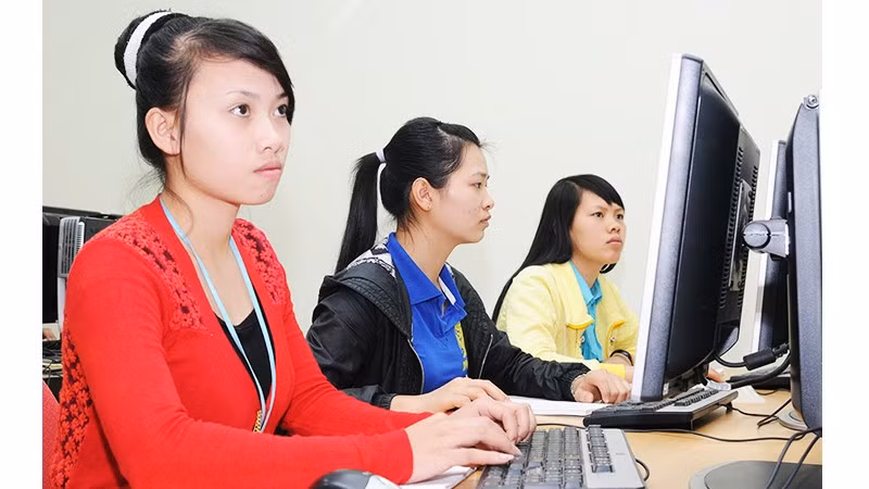 Tiết học công nghệ của sinh viên Trường đại học Thái Nguyên. Ảnh: SONG ANH