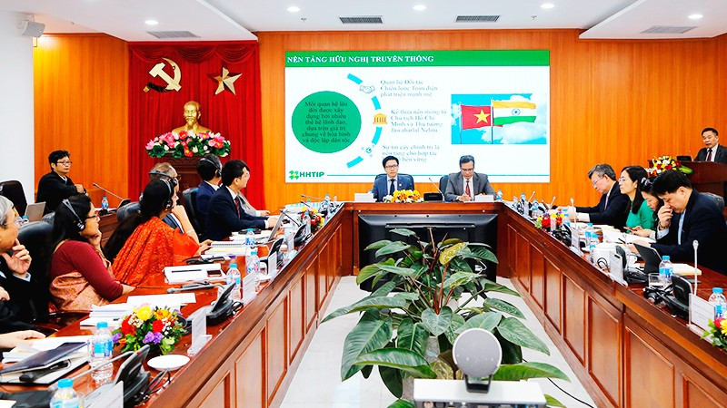 Một phiên họp trong Hội thảo quốc tế với chủ đề “Thúc đẩy quan hệ hữu nghị, hướng tới đối tác kinh tế toàn diện Việt Nam - Ấn Độ”.