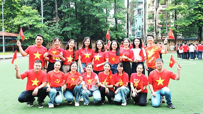 Báo Nhân Dân cử 17 phóng viên, biên tập viên tiêu biểu tham gia sự kiện diễu hành A80.
