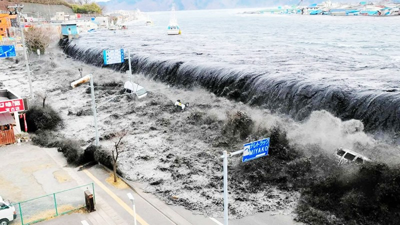 Sóng thần tràn vào Nhật Bản năm 2011. Ảnh: GETTY IMAGES
