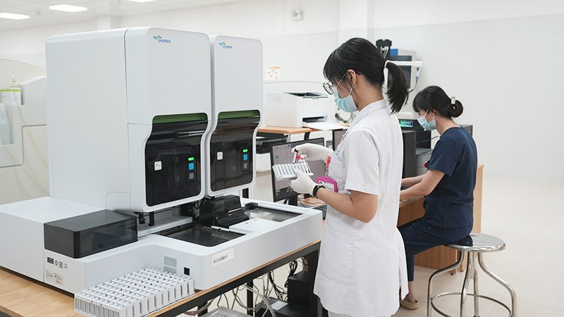 Bệnh viện Nhi cơ sở 2 được đầu tư hệ thống trang thiết bị y tế hiện đại. Ảnh: BÁO NHÂN DÂN