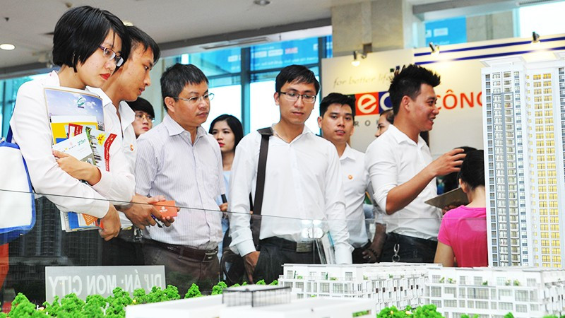 Lãi suất cho vay đầu tư kinh doanh bất động sản sẽ tiếp tục duy trì ở mức cao hơn mặt bằng chung. Ảnh: NGUYỆT ANH