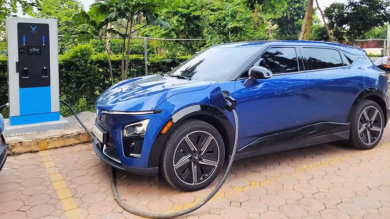  "Lắp đặt các trạm sạc là điều kiện thiết yếu để phát triển phương tiện giao thông "xanh".