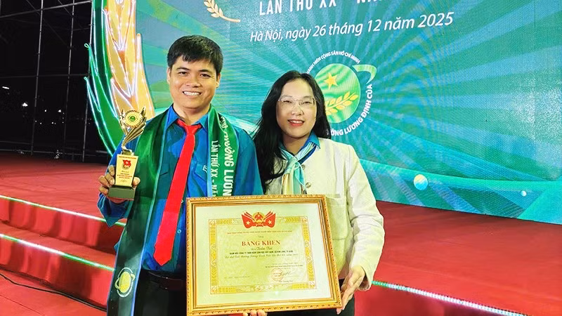 Anh Trần Tài tại lễ trao giải thưởng Lương Định Của năm 2025.