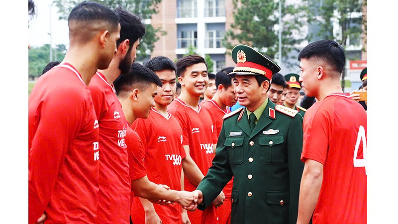 Gặp mặt, động viên các đội thể thao quân đội đạt thành tích cao