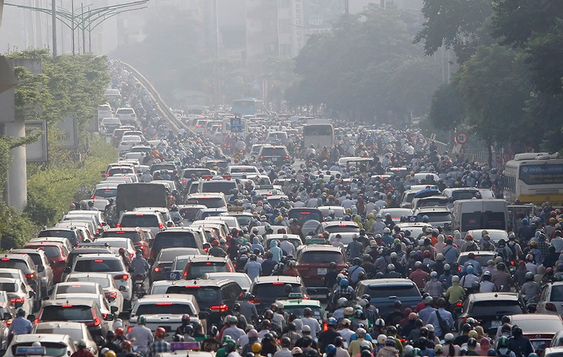 Hạn chế ô nhiễm không khí ở đô thị là vấn đề đang được cả xã hội quan tâm. Ảnh: KHIẾU MINH