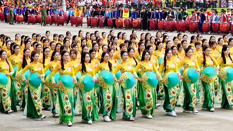 Lan tỏa giá trị áo dài trong đời sống hiện đại