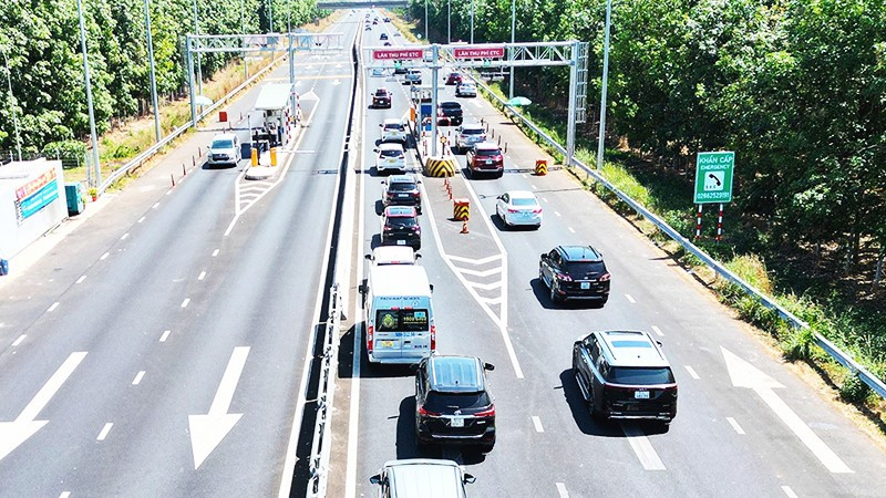 Sớm khắc phục lỗi hệ thống thu phí cao tốc Phan Thiết-Dầu Giây​