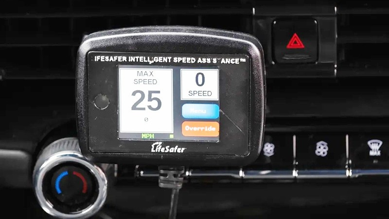 Thiết bị giới hạn tốc độ giúp hình thành thói quen lái xe an toàn hơn. Ảnh: THE NEW YORK POST
