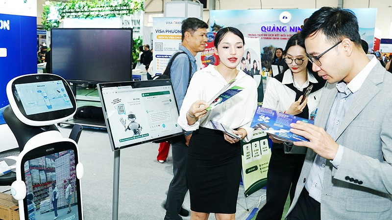 Kinh tế số và đổi mới sáng tạo phát triển mạnh mẽ tạo nhiều không gian cho tăng trưởng. Ảnh: SONG ANH