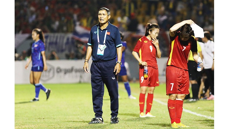 Huấn luyện viên Mai Đức Chung cần được nghỉ ngơi sau nhiều năm cống hiến cho bóng đá nữ Việt Nam. Ảnh: K.MINH