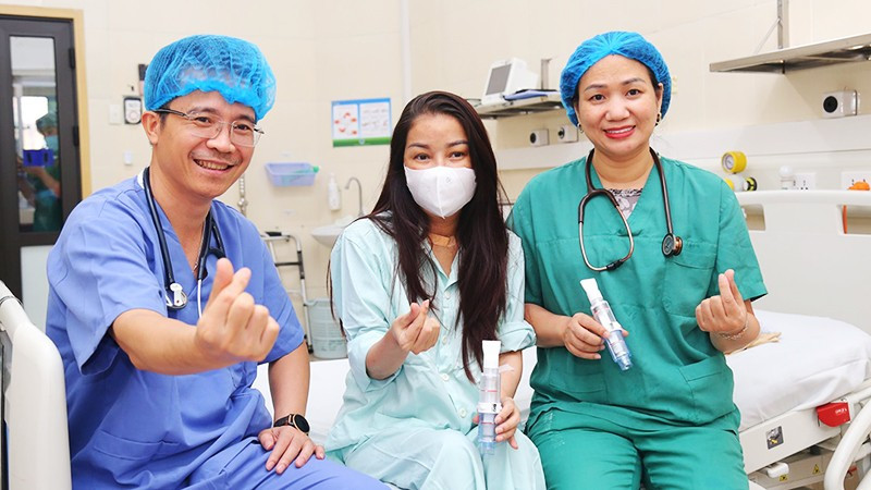Nữ bệnh nhân Trần Thị Quỳnh sau ca ghép đồng thời tim - phổi sức khỏe đã ổn định và được ra viện.