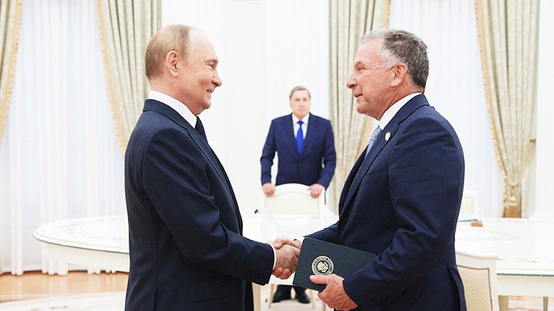 Tổng thống Nga Putin (trái) tiếp Đặc phái viên Mỹ Steve Witkoff tại Moscow. Ảnh: Sputnik News